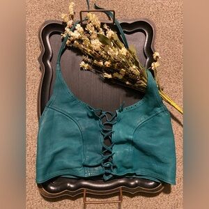 🌹🖤🌵🪽Leather lace up halter. Teal green, soft, sexy
Will fit 34C up to 36-38 DDD